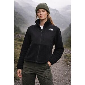 The North Face Women's Retro Denali Jacket Black Medium NWT